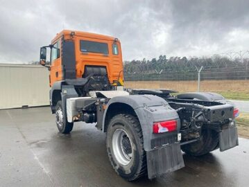 Ciągnik siodłowy 4x4 MAN TGS 18.400