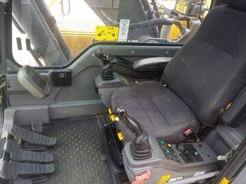Koparka gasienicowa VOLVO EC 240 B LC  Wat jest =0