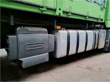 wywrotka z wydmuchem do paszy do sruty z dmuchawa Volvo FH 