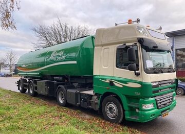 naczepa do paszy ciagnik daf z kompresorem