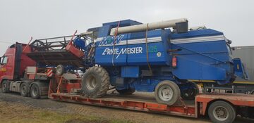 Transport kombajnów zbożowych 