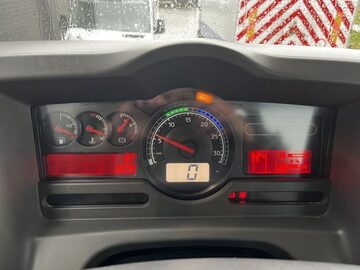 skrzyniowy 6x4 z dzwigiem 21Ton/m  RENAULT