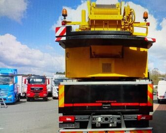 dzwig samochodowy LIEBHERR LTF 1045 na SCANI