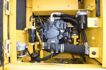 Komatsu PW 130-7K  koparka kolowa 