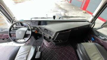 ciezarowy do przewozu zwierzat VOLVO 