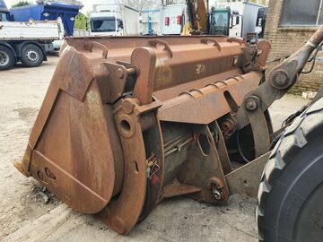 Ladowarka kolowa Volvo L 120 F