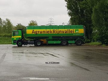 naczepa do przewozu paszy  welgro  2 osiowa 8komorowa
