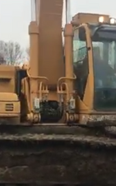 HITAXI  KOPARKA  GĄSIENICOWA