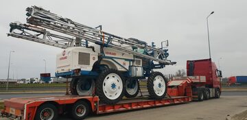 Transport kombajnów zbożowych 