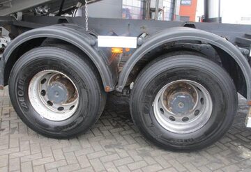 Wywrotka 6x6 z dzwigiem bordmatic IVECO Traker
