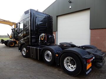 Ciagnik siodlowy  3osiowy Volvo  FH  ciagnik 6x2