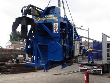 Żuraw hydrauliczny stacjonarny HDS z chwytakiem wolnostojący