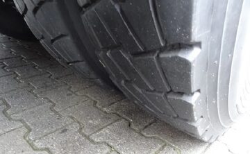 Skrzyniowy z dzwigiem 6x4Man TGS 26.400