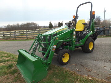 Ciągnik John Deere 1c02c5T