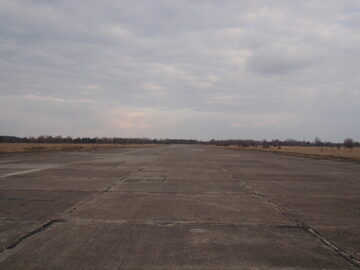 Plac manewrowy przy autostradzie A4,A18 betonowy 18ha
