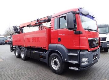Skrzyniowy z dzwigiem 6x4Man TGS 26.400