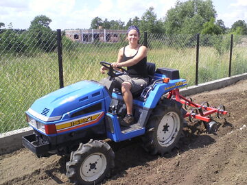 Używane mini traktory ciągniki sadownicze ogrodowe traktorki