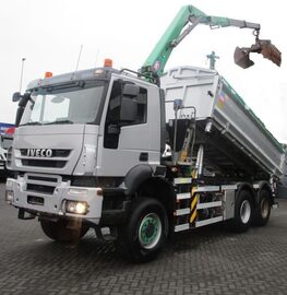 Wywrotka 6x6 z dzwigiem bordmatic IVECO Traker