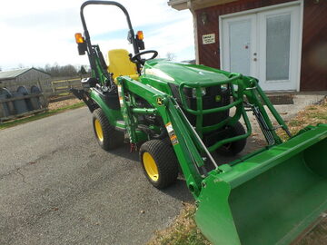 Ciągnik John Deere 1c02c5T