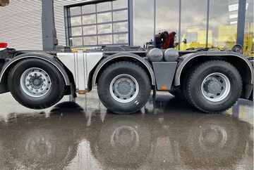Hakowiec 8x6 z dzwigiem DAF CF GINAFI