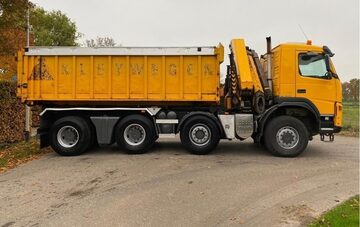 Volvo Terberg  wywrotka 8x8 bordmatc z dzwigiem
