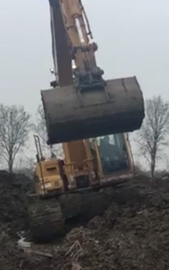 HITAXI  KOPARKA  GĄSIENICOWA