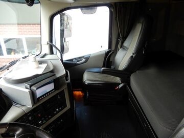 Ciagnik siodlowy  3osiowy Volvo  FH  ciagnik 6x2