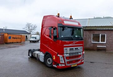 MEGA CIAGNIK SIODLOWY LOWDECK VOLUMEN  VOLVO