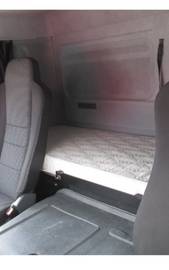 Chlodnia  Mercedes 1826  z  winda