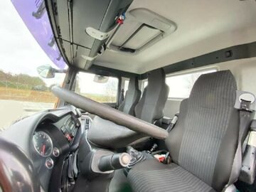 Ciągnik siodłowy 4x4 MAN TGS 18.400