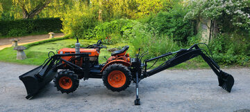   Ciągnik Kubota B6.IOOb + akcesoria