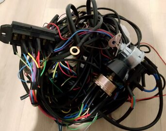 Instalacje elektryczne na zamówienie do ciągników maszyn rolniczych budowlanych 