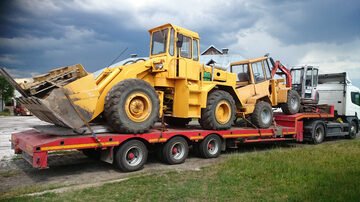 Transport maszyn rolniczych i budowlanych uslugi transportowe