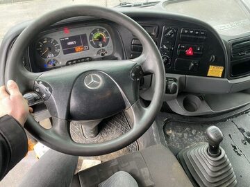 wywrotka 8x4  z dzwigiem Mercedes Actros 4141