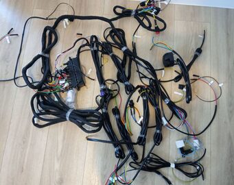 Instalacja elektryczna Bizon Super Z056 kpl z zegarami