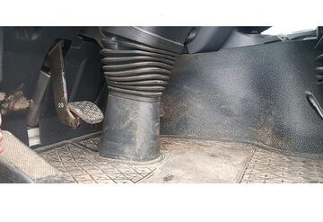 z podajnikiem slimakowym do paszy  sruty MERCEDES 