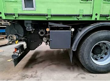 wywrotka z wydmuchem do paszy do sruty z dmuchawa Volvo FH 