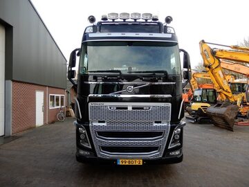 Ciagnik siodlowy  3osiowy Volvo  FH  ciagnik 6x2