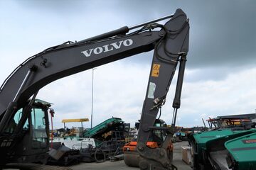 koparka gasienicowa VOLVO  EC 220 EL  rok 2017