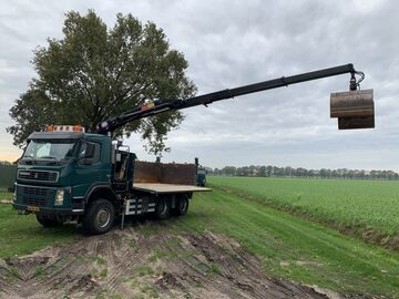 BORDMATIC WYWROTKAZ DZWIGIEM VOLVO 6X6  TERBERG