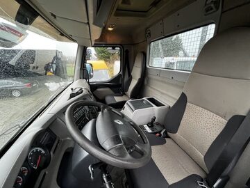 skrzyniowy 6x4 z dzwigiem 21Ton/m  RENAULT