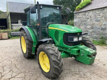 ciągnik John Deere 5820