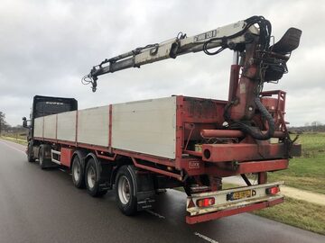 Naczepa z dzwigiem do kostki  budowlana do palet