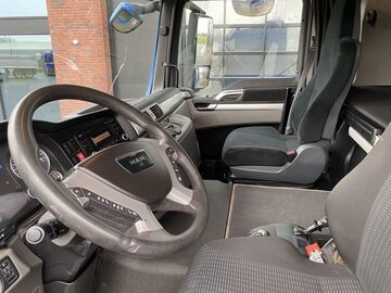 ciagnik siodlowy 4x4 MAN znaczepa wywrotka 